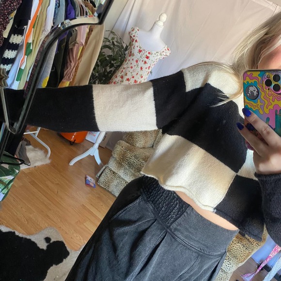 Cider Checkerboard Pullover Knit Cropped Sweater Black White Size Small - Picture 4 of 4